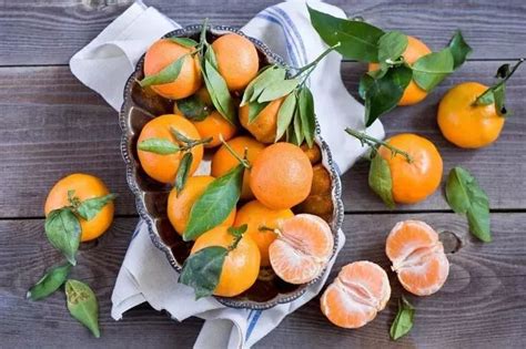 橘子虽好吃，但吃橘子也是有禁忌的，不能吃的太任性哦！|橘子|果酸|维生素C_新浪新闻