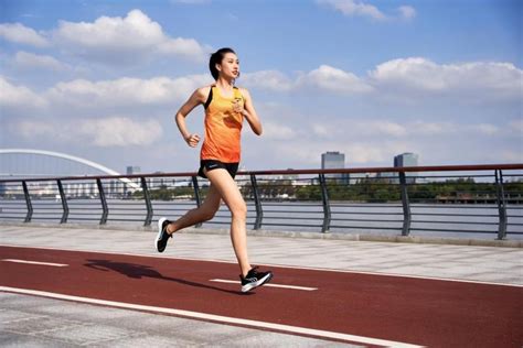 为什么经常跑步的人心肺功能更好？__凤凰网