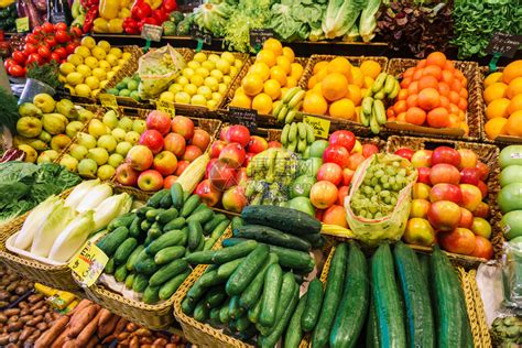 水果和蔬菜市场很多新鲜水果和蔬菜高清图片下载-正版图片305847495-摄图网