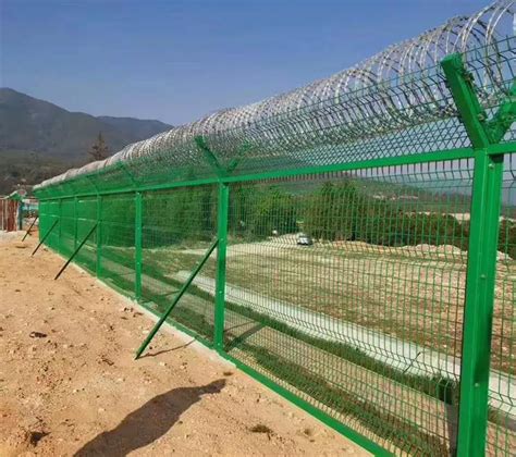 钢板网围栏-安平县东隆金属护栏网业制造有限公司