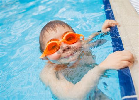 酒店儿童游泳池高清图片下载-正版图片500810165-摄图网