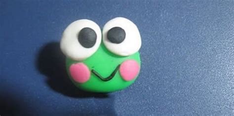 陶艺DIY创意店粘土作品--可爱的小青蛙_易控创业网