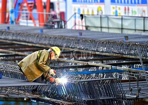 黑龙江伊春：哈伊高铁铁伊段进入架梁施工阶段-人民图片网