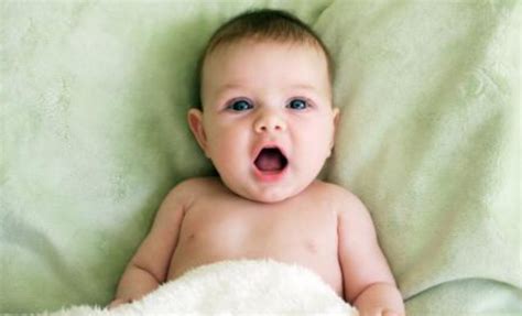 0-6个月宝宝母乳喂养是首选 宝宝母乳究竟好在哪儿 _八宝网