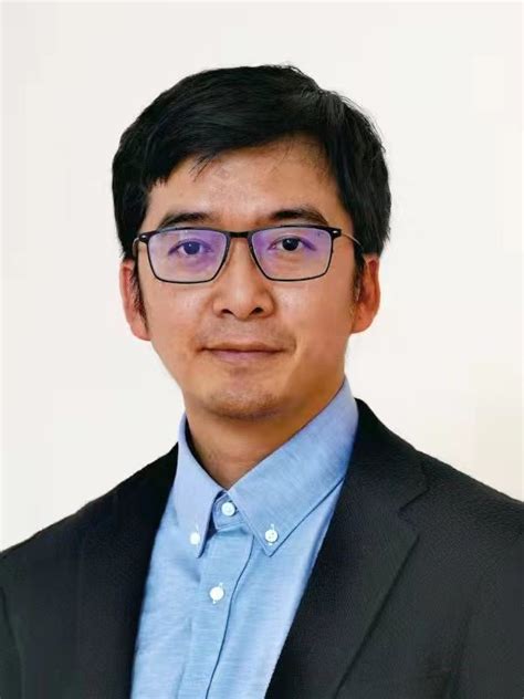 何耀教授荣获第十七届中国青年科技奖