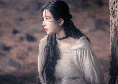 女爱豆权恩菲图片