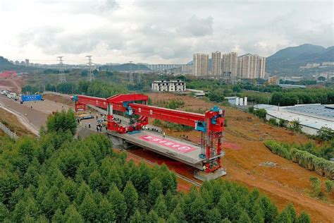 中国铁路总公司启动时速250公里“复兴号”中国标准动车组研制工作