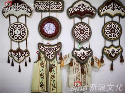 哈萨克族民间传统艺术形式：阿肯弹唱_大西北网