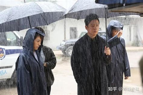 从双线主题到打破格局屏障，解读TVB悬疑剧《平安谷之诡谷传说》_陈耀全