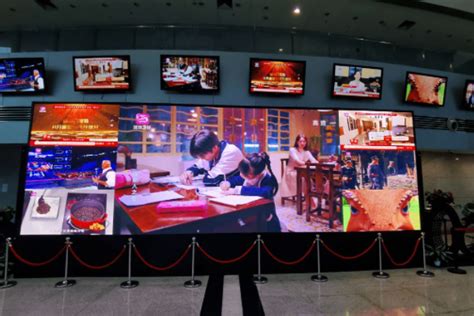商业显示器的十二时辰-北京一点互动科技有限公司