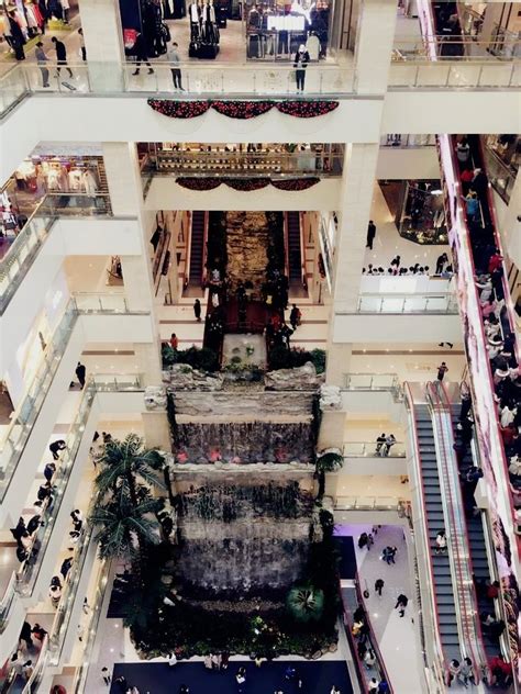 实拍西安赛格国际购物中心，大扶梯大瀑布空中花园停车场太感撼了