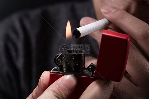 点烟图片