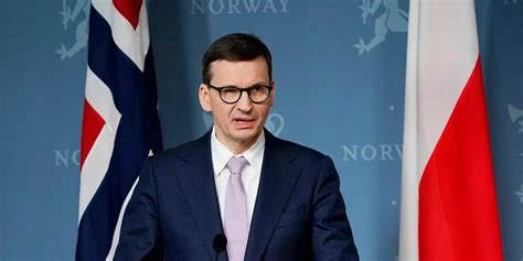 波兰总理承认西方对俄制裁不起作用：卢布汇率就是证明_手机新浪网