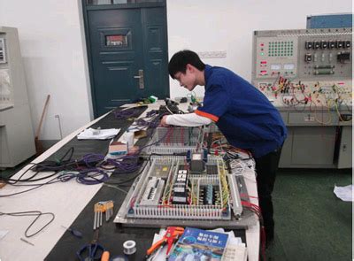 中国工程物理研究院材料研究所数控维修培训顺利完成-电气信息工程系