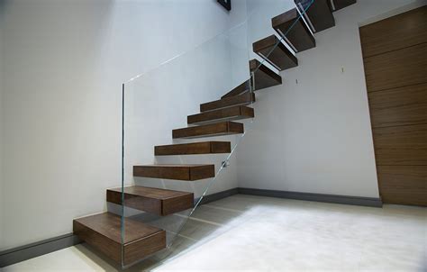 佛山定制生产钢结构楼梯双钢板工程楼梯铁艺护栏实木扶手-阿里巴巴