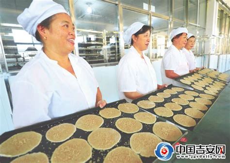 泰和县丰繁实业有限公司生产的小龙薄酥饼产销两旺_吉安新闻网