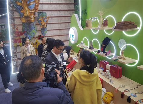 巴中文创亮相第17届中国义乌文化和旅游产品交易博览会_巴中市文化广播电视和旅游局
