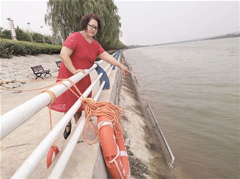 为减少溺水事故 宜阳县水利部门在县城洛河两岸安装水下护栏_新闻中心_洛阳网