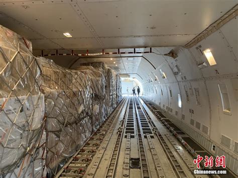 武汉天河机场复航首日首架国际商业货运航班启运