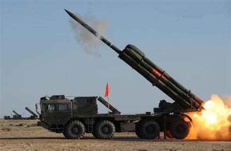 PHL03式300毫米火箭炮由于射程远、精度高、威力大|火箭炮|火箭弹|射程_新浪新闻
