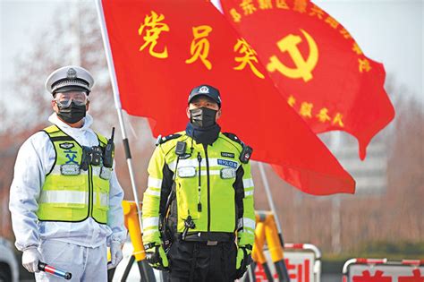 战“疫”一线党员冲在前_图片新闻_河南省人民政府门户网站