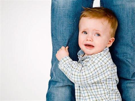 你家的宝宝开始认生了吗？是不是只让你自己抱？