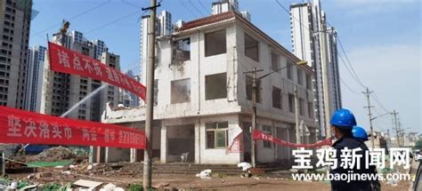 宝鸡高新区：渭滨大道上最后一处占道建筑物被拆除|拆迁|渭滨|宝鸡_新浪新闻