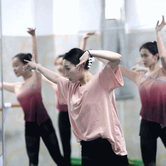 舞研艺考浙江省舞蹈艺考课堂实况 来舞研，上好大学_2023舞蹈艺考最新资讯-舞蹈艺考培训就在舞研艺考！
