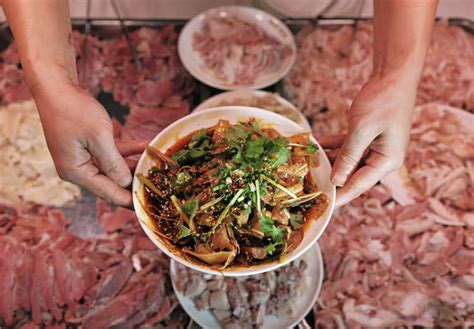 自贡有什么好吃的美食 四川辣菜有哪些_旅泊网