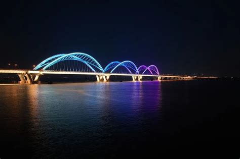 九堡大桥颜值“刷新”！一起点亮钱塘江上多彩夜景--相约杭州@亚运-杭州网