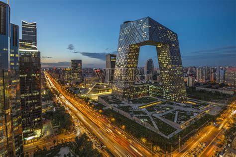 夜晚的北京中央商务区高楼大厦天际线，中国城市景观照片摄影图片_ID:146799587-Veer图库