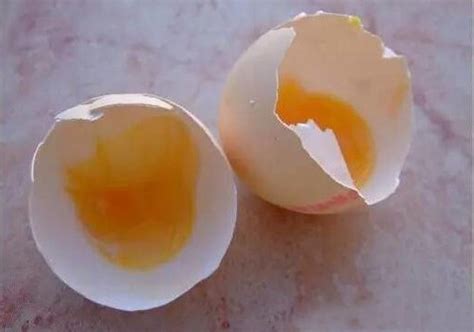 这几种鸡蛋最容易被忽视，别买，更别吃！|毛蛋|发霉|细菌_新浪新闻