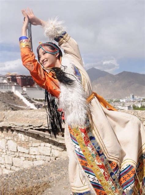 民族文化 | 你知道蒙古族五种颜色哈达的意义吗？ - 鄂尔多斯文化资源大数据