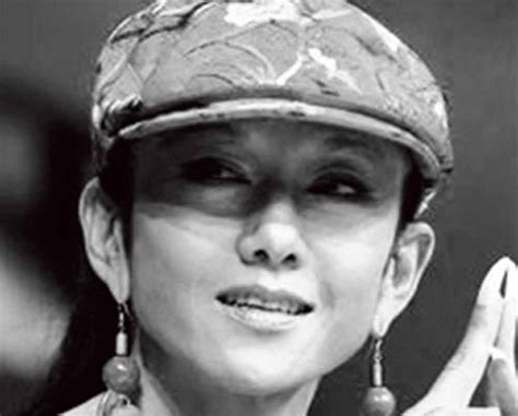 80年代老照片：在迪厅销魂的男女，杨丽萍那时很美，图4神似华仔