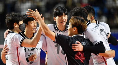 全场集锦：2022男排挑战者杯 1/4决赛 韩国男排3-2澳大利亚男排|男排|韩国|澳大利亚_新浪新闻