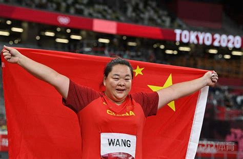 360体育-组图-奥运会女子链球 中国选手王峥摘银 波兰名将奥运三连冠