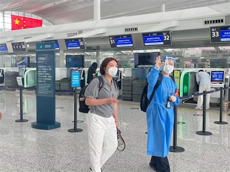 广州白云国际机场二号航站楼全面投入使用 国际枢纽现雏形