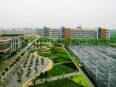 郑州市信息技术学校两名教师入围市中职第七届名师评选入选名单--新闻中心