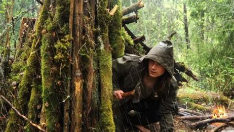 北欧荒野的丛林冒险聆听雨林的声音：在轻松的雨中在天然庇护所露营_高清完整版视频在线观看_腾讯视频