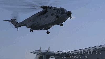 现场直击：两栖攻击舰海南舰直升机起降训练_凤凰网视频_凤凰网