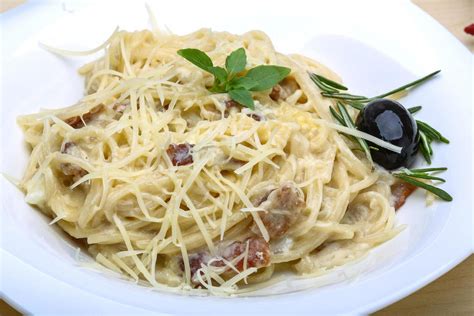 Pasta Carbonara on the plate 12514452 Stock Photo at Vecteezy