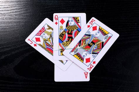 涨知识，扑克牌的四张老K竟代表欧洲这四位国王！|萨克拉门托国王|查理大帝|扑克牌_新浪新闻