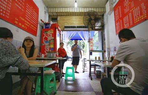老旧小饭馆24小时营业 11年挣出重庆主城4套房 - 社会百态 - 华声新闻 - 华声在线