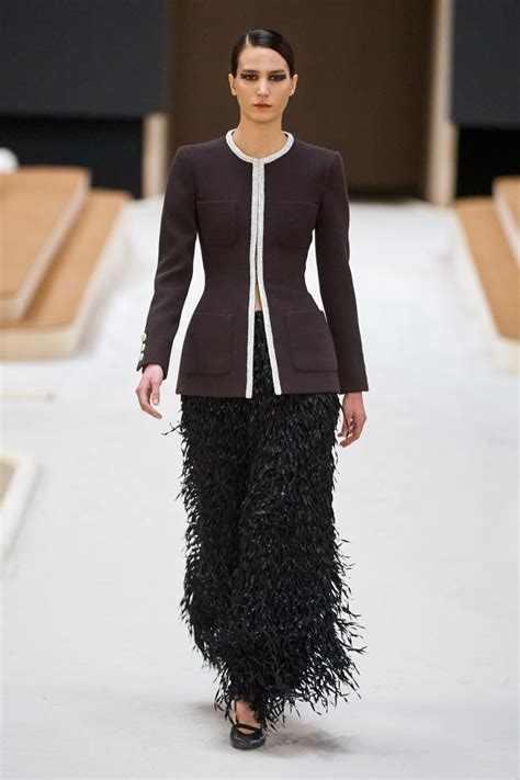 香奈儿 Chanel 2022春夏高级定制秀 - Couture Spring 2022-天天时装-口袋里的时尚指南