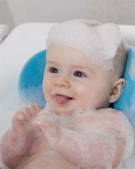 婴儿冲凉水温多少合适（冬天给宝宝洗澡）-幼儿百科-魔术铺