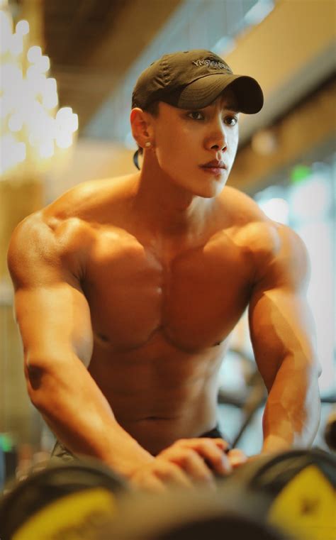 越南健身帅哥写真 身材颜值一流 亚洲肌男模 东方帅哥 健身教练 越南 健身迷网