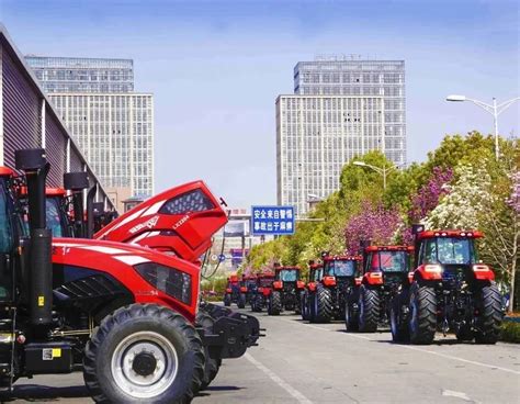 中国一拖重型拖拉机添“牵引王”，东方红LP2604轮式拖拉机 | 农机新闻网