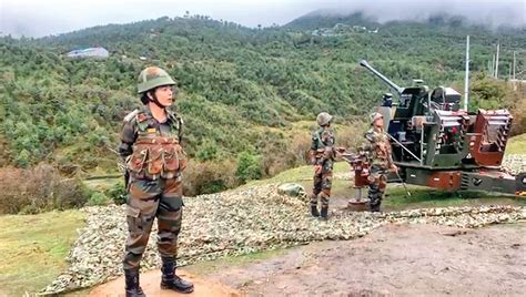 军情观察室|印度在中印边境增兵部署先进武器20210224（完整版）