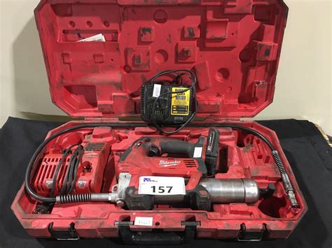 MILWAUKEE 2646-20 CORDLESS GREASE GUN WITH BATTERY, CHARGER AND HARD ...