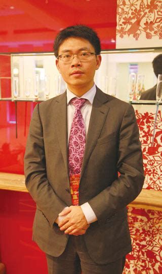 周鸿图图片